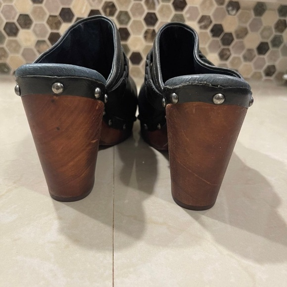 UGG clog shoes 6 - Picture 9 of 10